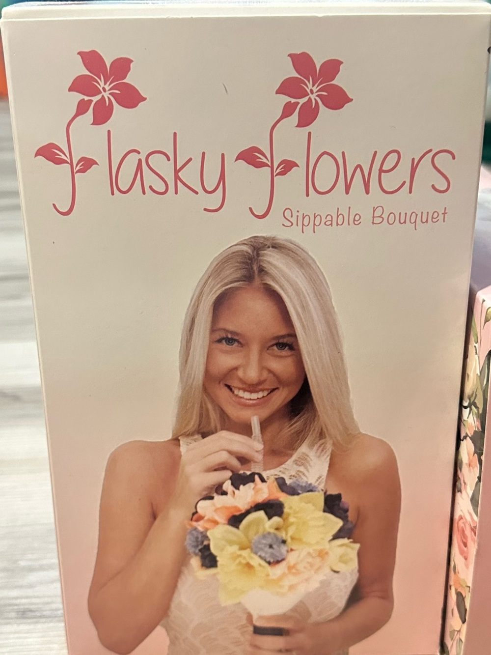 Flasky Flowers Sippable Bouquet – Brand New / Never Used